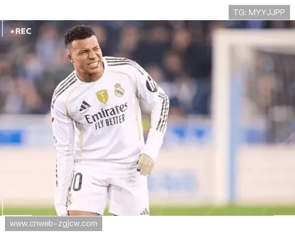 姆巴佩因膝盖伤病缺席合练，出战本菲卡成疑